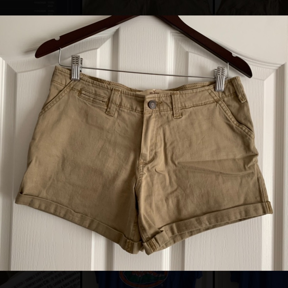 Hollister Chino Midi Shorts. Size 1.